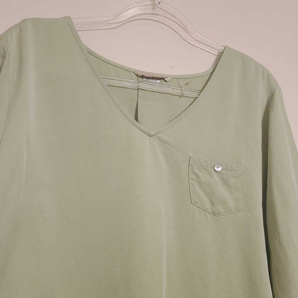 Soft Surroundings | Light Green V-Neck Tencel Tab Sleeve Tunic Top (Size Large) - Picture 3 of 11